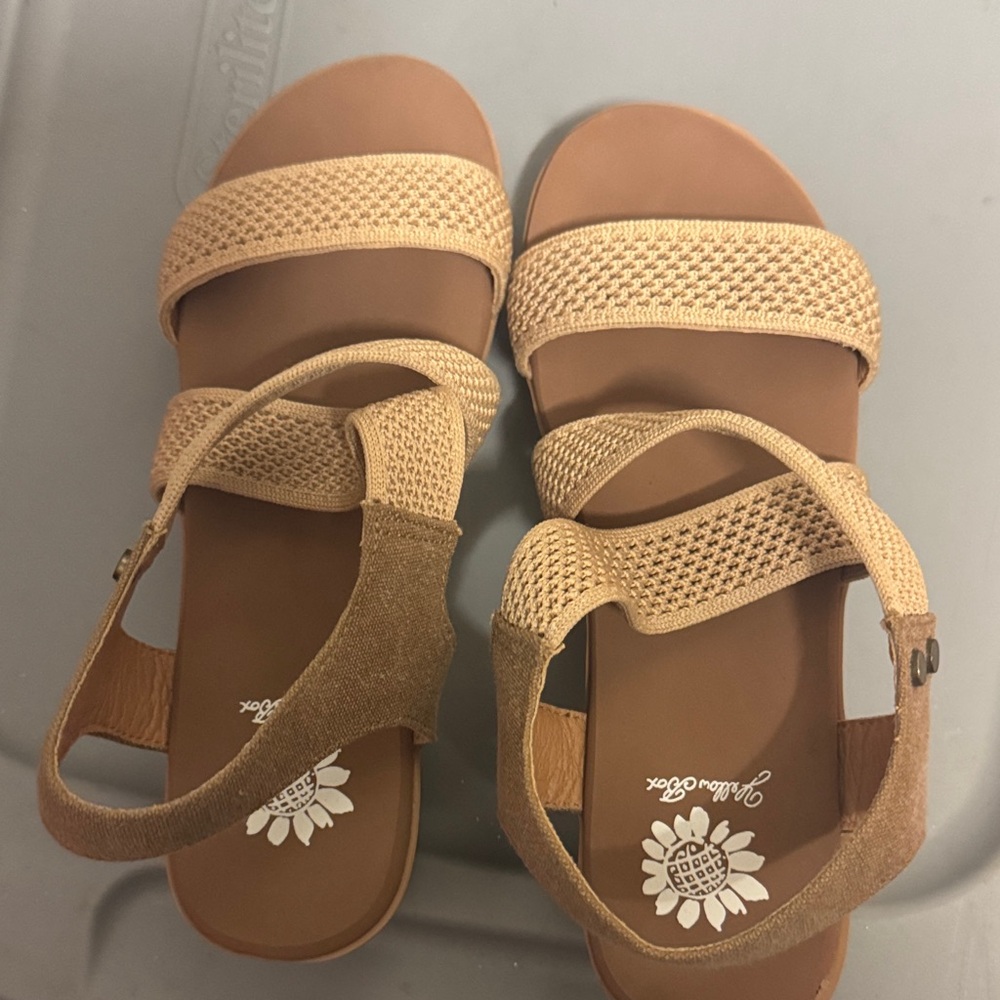 Yellow Box Beige Textured Sandals